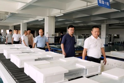 炎陵縣譚宇副縣長、商務局扶學勇書記一行蒞臨參觀萊博頓總部工廠